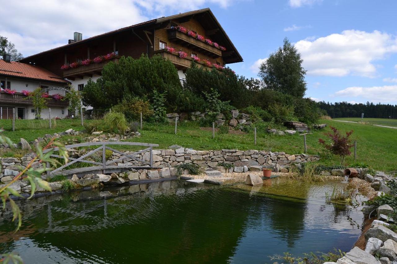 ホテルBerggasthof Sonnenalm ハウツェンベルク エクステリア 写真